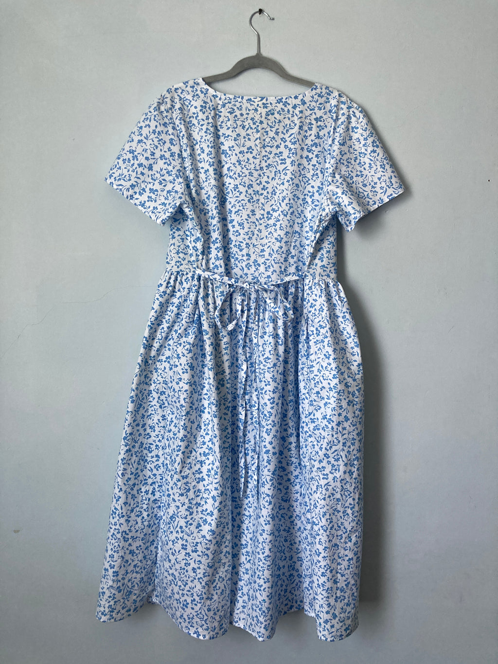 Village Dress, 100% Cotton, with Pockets, Size XL (16/18, 44" bust)